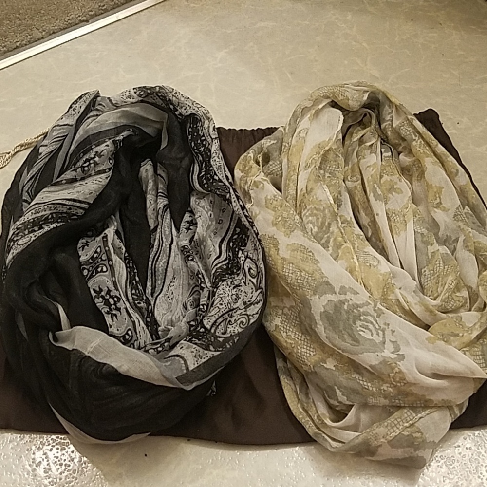 2 infinity scarves